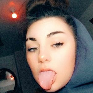 Meet your Posher, Hailey anne